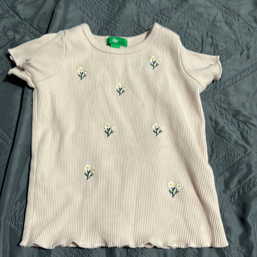 Pink tshirt with flowers